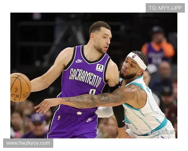 2019年黄蜂与热火激战回顾球场上的精彩瞬间与战术较量分析